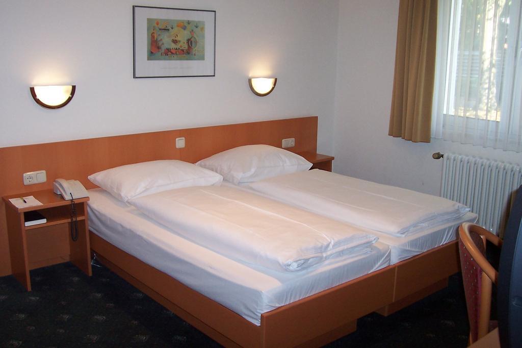 Hotel Битбург Стая снимка